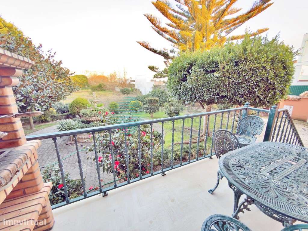 Moradia V5 com terreno com 2075m2, vista de mar-22