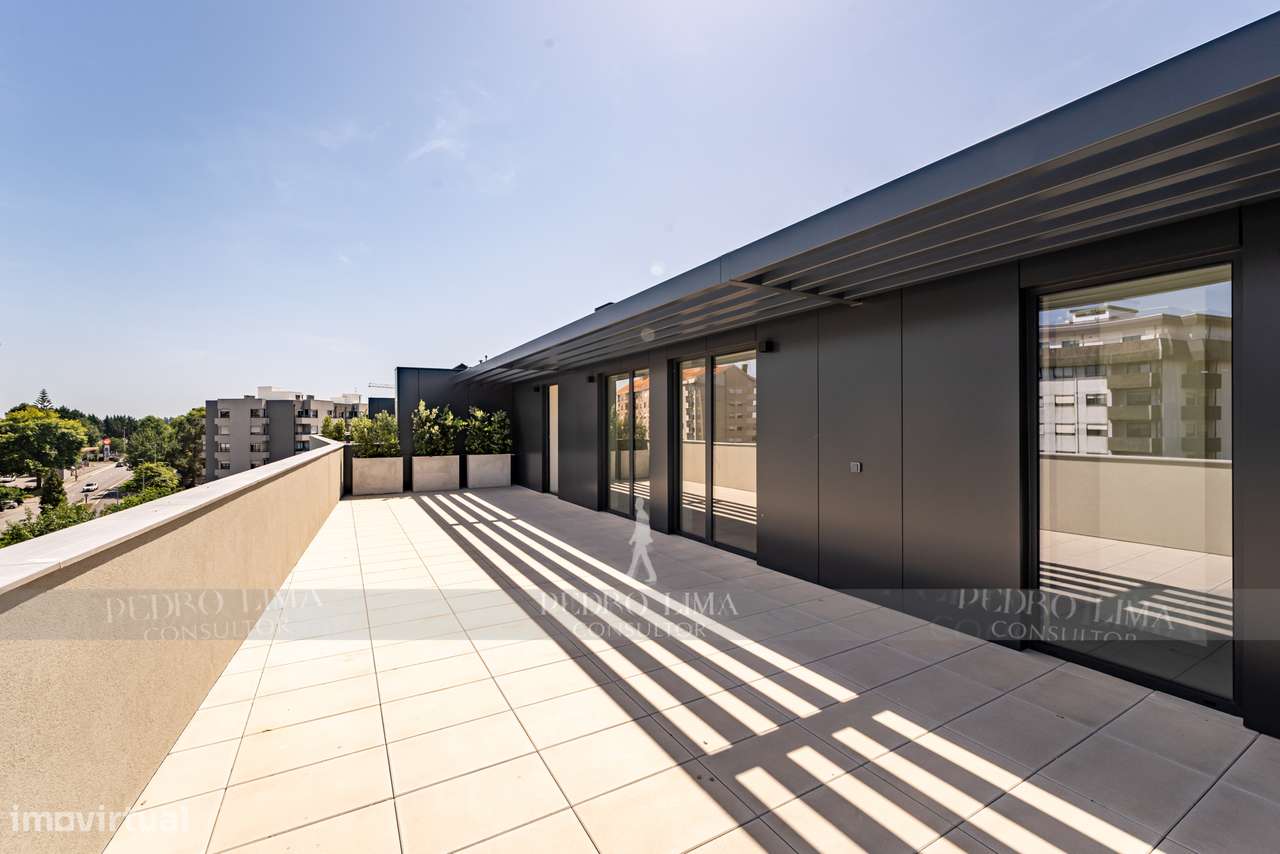 T2 NOVO com 241m2 com Terraços e 2 lugares de Garagem-8