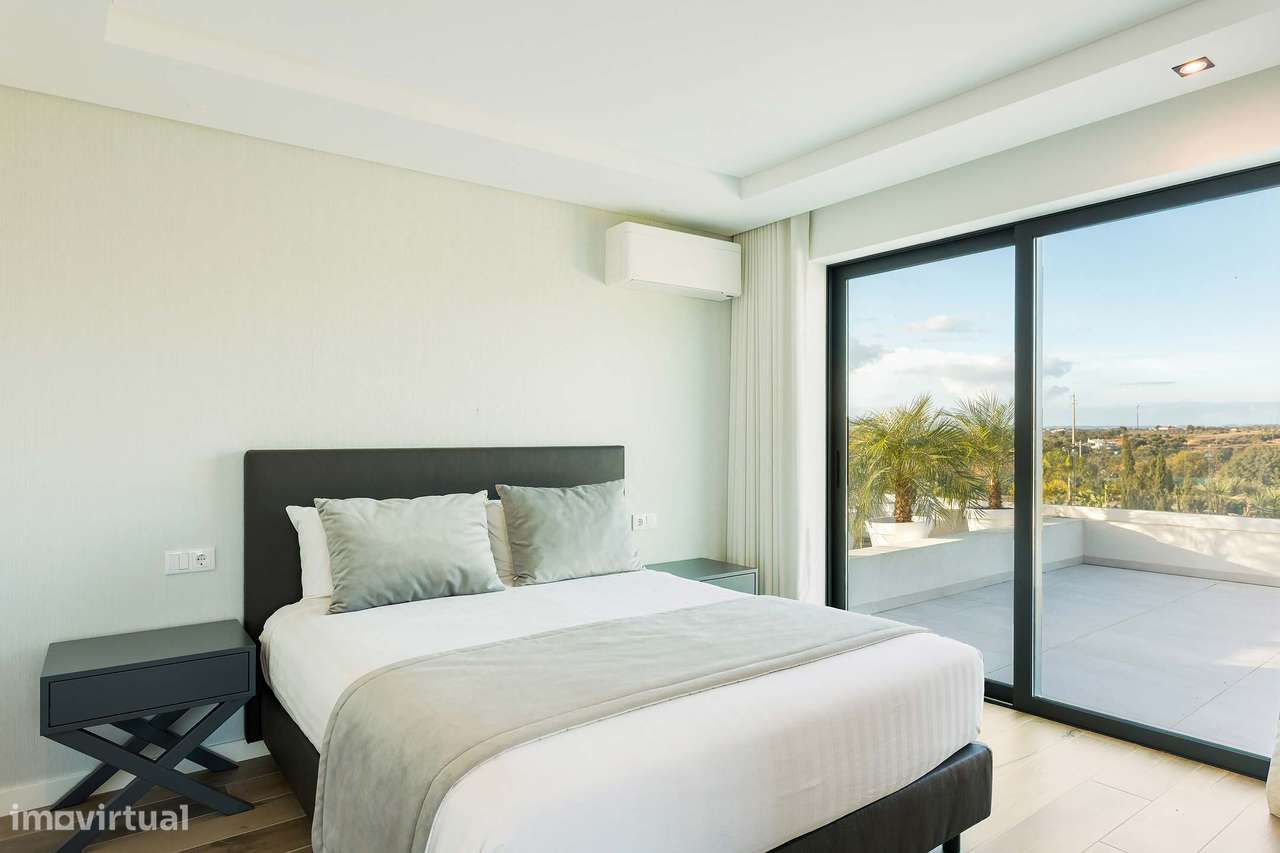 Quinta Moderna de Luxo com 4+1 Suítes, Anexo Independente e Jardim-33