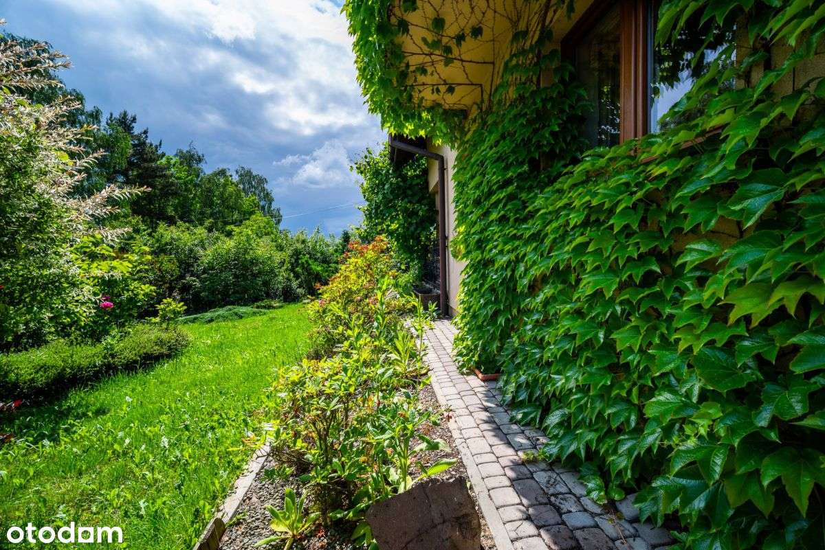 dom z pięknym ogrodem obok Wadowic-17