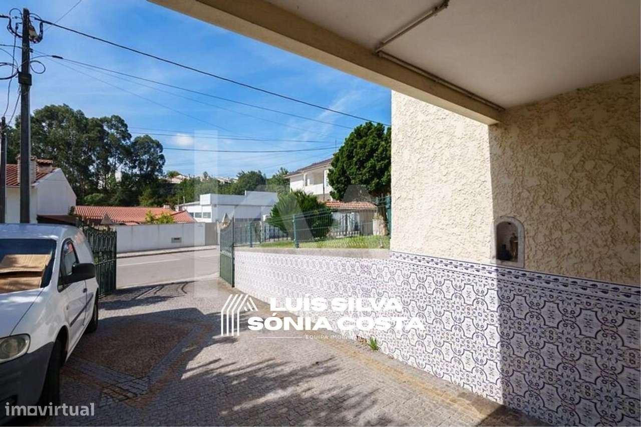 Moradia Independente T6 c/ Anexos, Armazém e Terreno p/ Construção-34