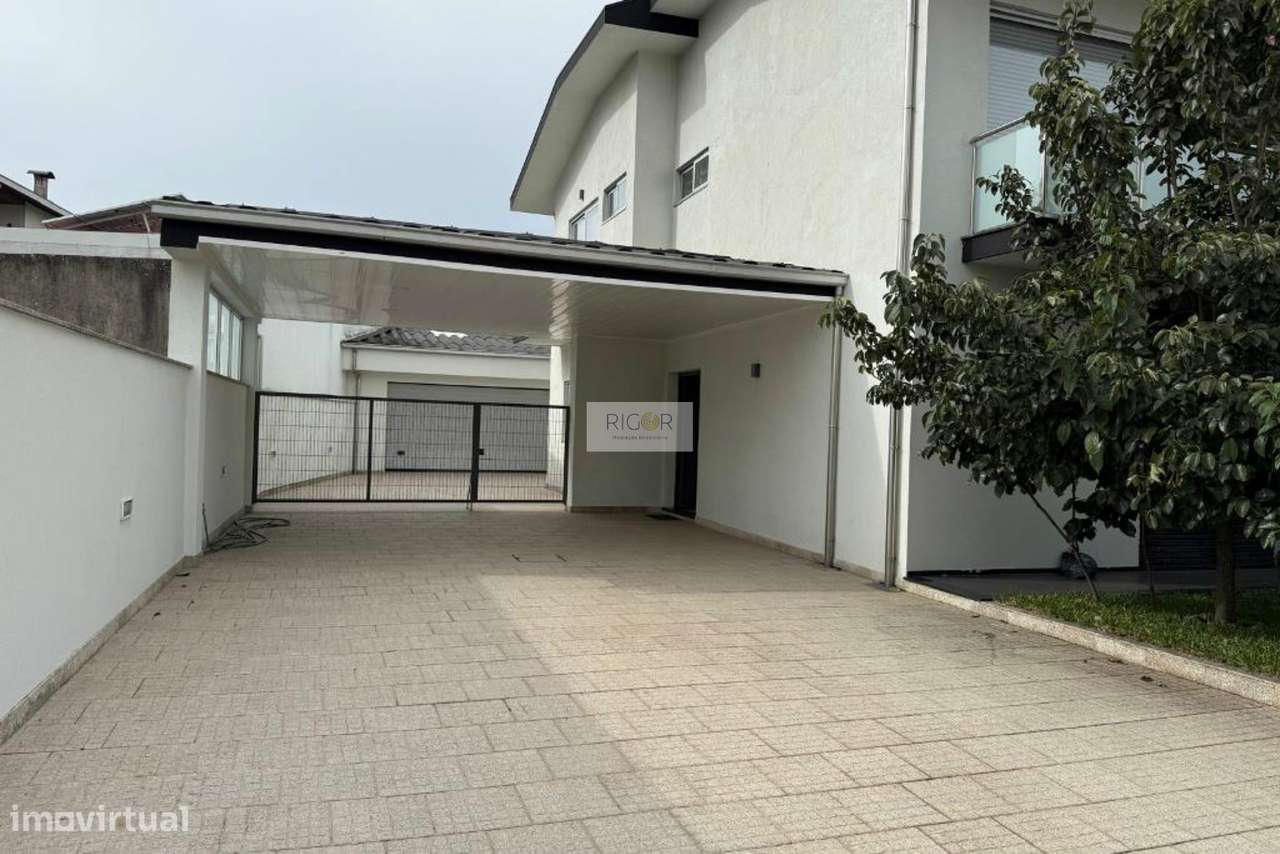 Moradia Geminada T4 Venda em Cidade da Maia,Maia-22