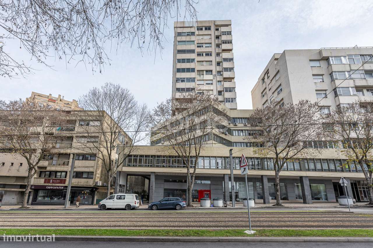 Escritório com 43m2 na Av. da República no centro de Gaia - Grande imagem: 3/28