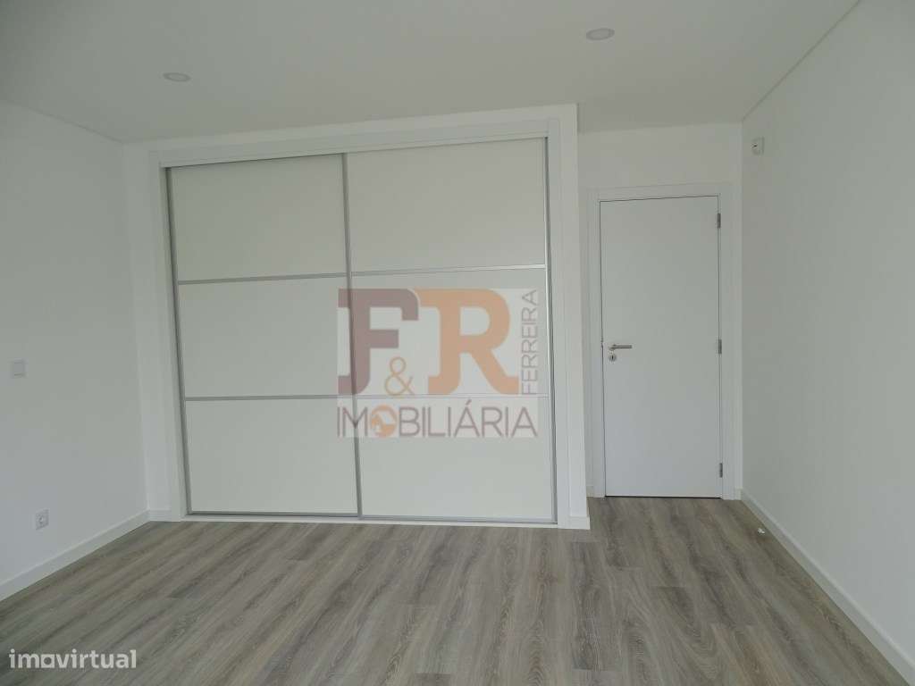 Moradia Duplex T3 Pinhal General ,Fernão Ferro-11