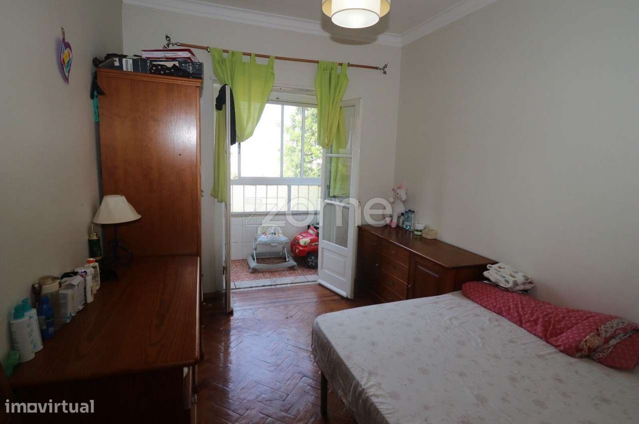 T2 na Venteira com vista desafogada, por 300.000€-11