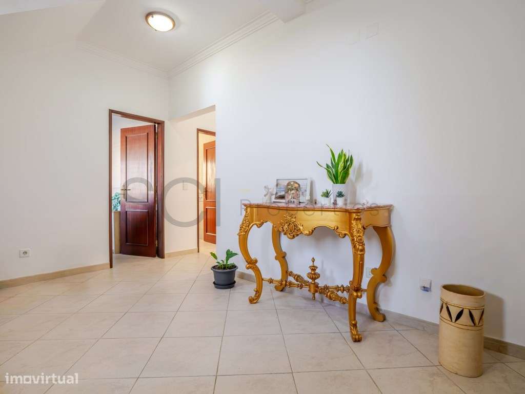 Moradia T5 Independente com Garagem em Fernão Ferro - Grande imagem: 5/45