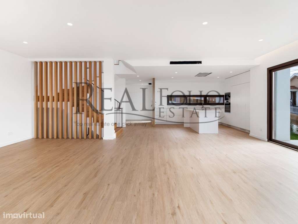 Moradia T3+1 com Piscina e Jardim Privativo em Cascais - Grande imagem: 4/54