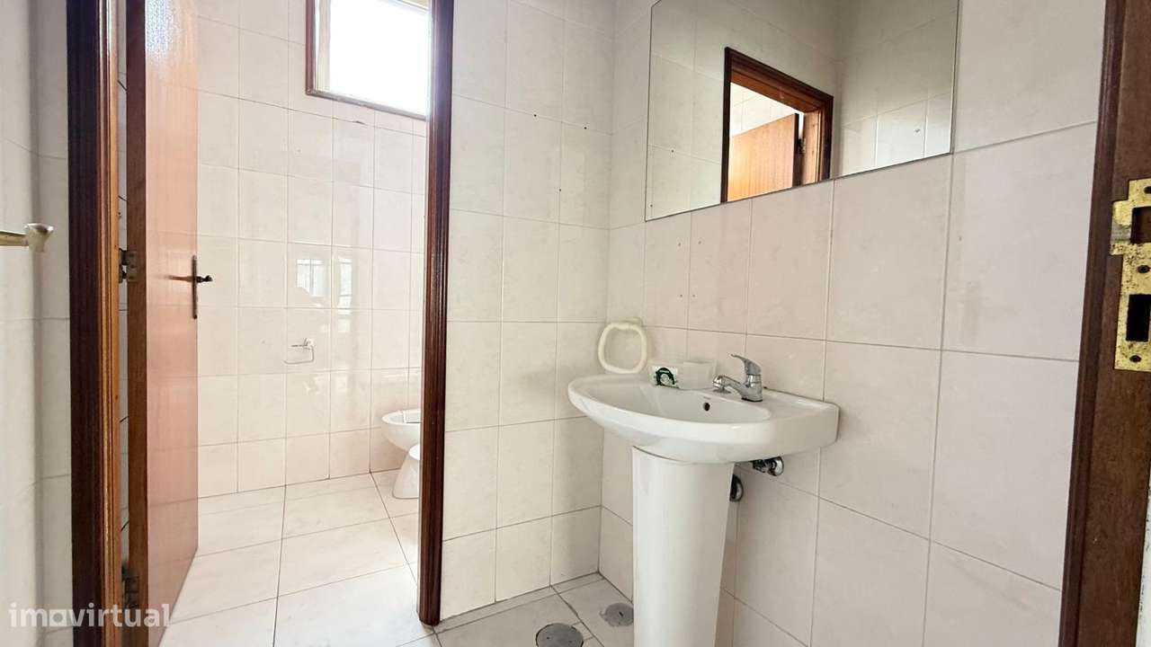 Loja com 135m2 em Ermesinde-18