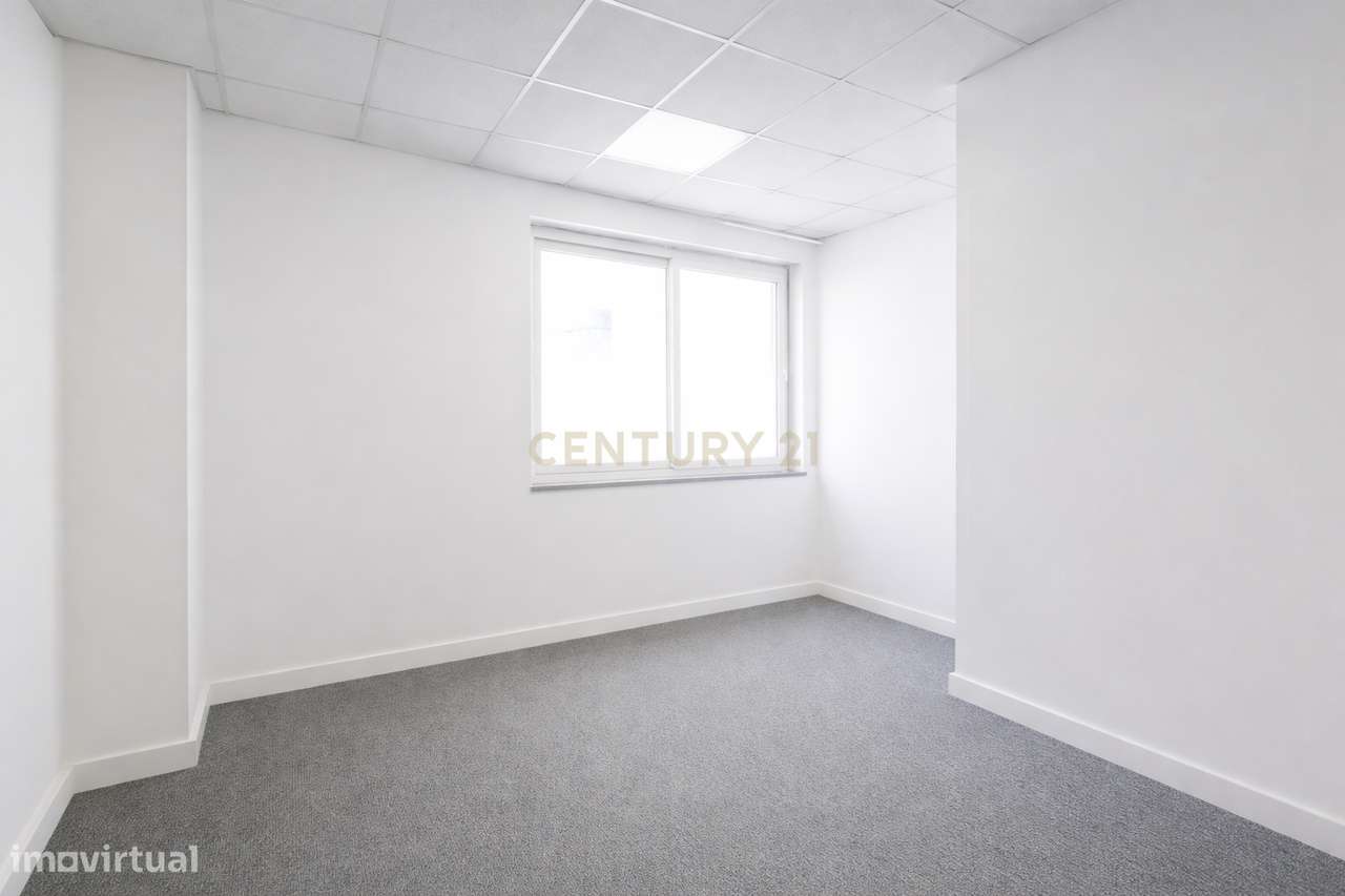 Escritório com Viabilidade de Conversão em Habitação - Grande imagem: 5/19