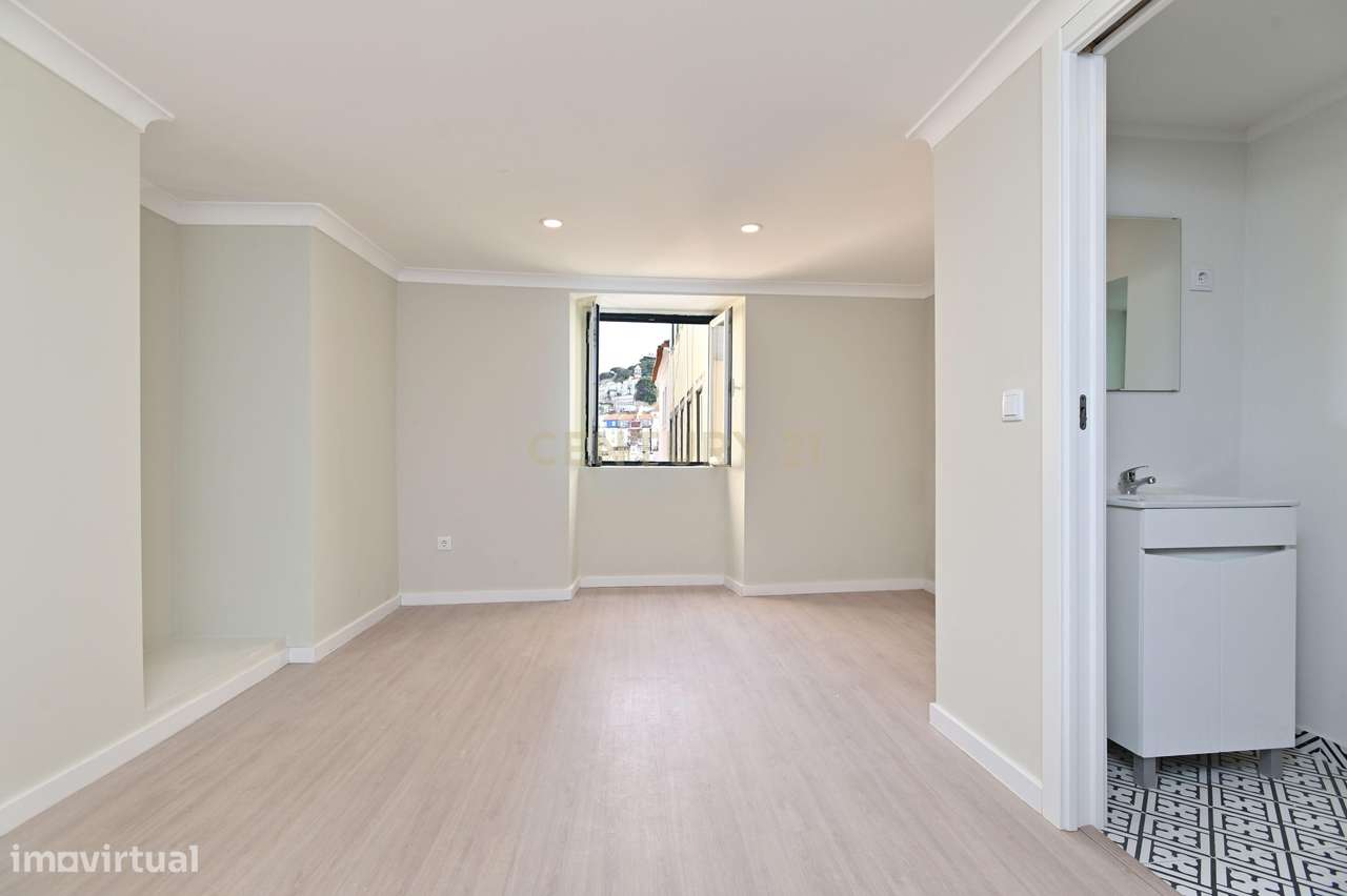 Excelente oportunidade em Arroios, T1 para venda remodelado.-1