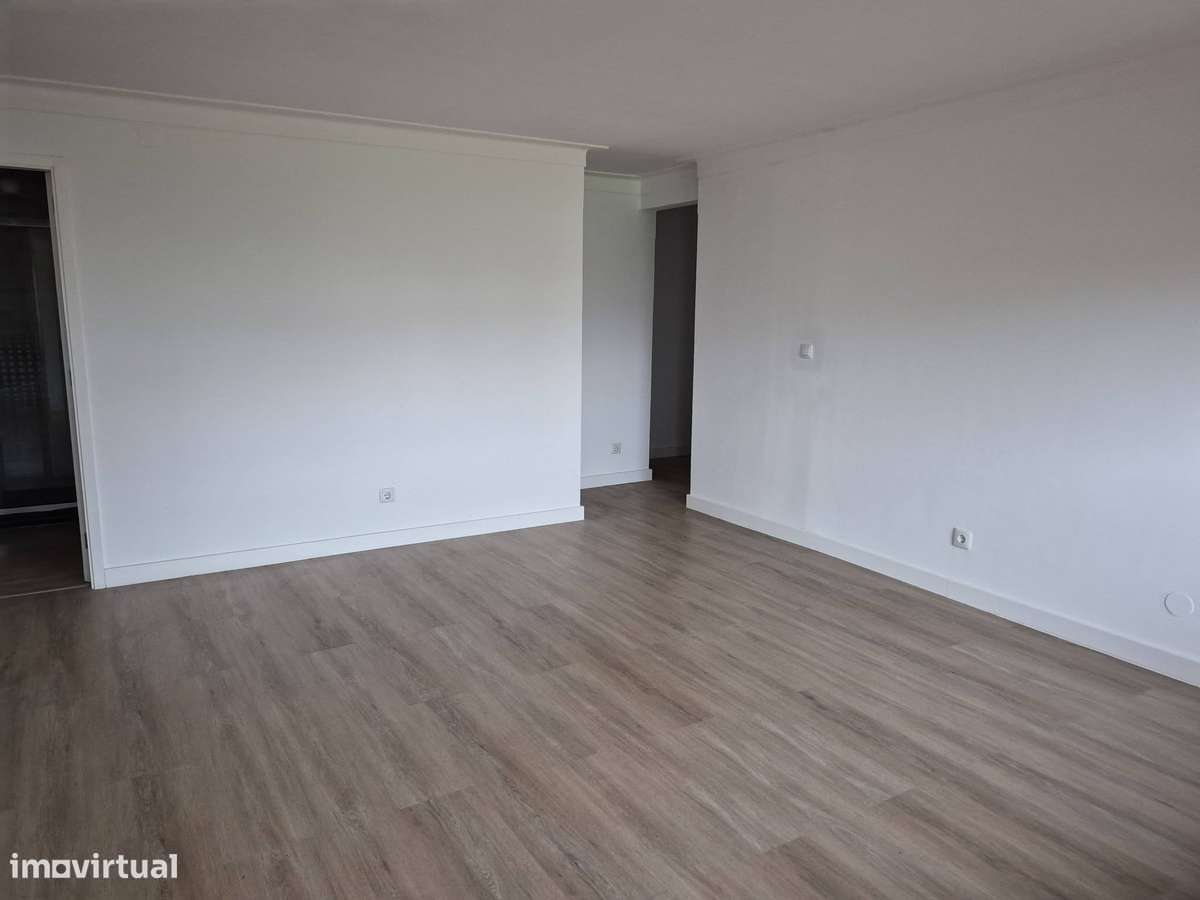 Apartamento T2 em Renovação em Rio Tinto-2