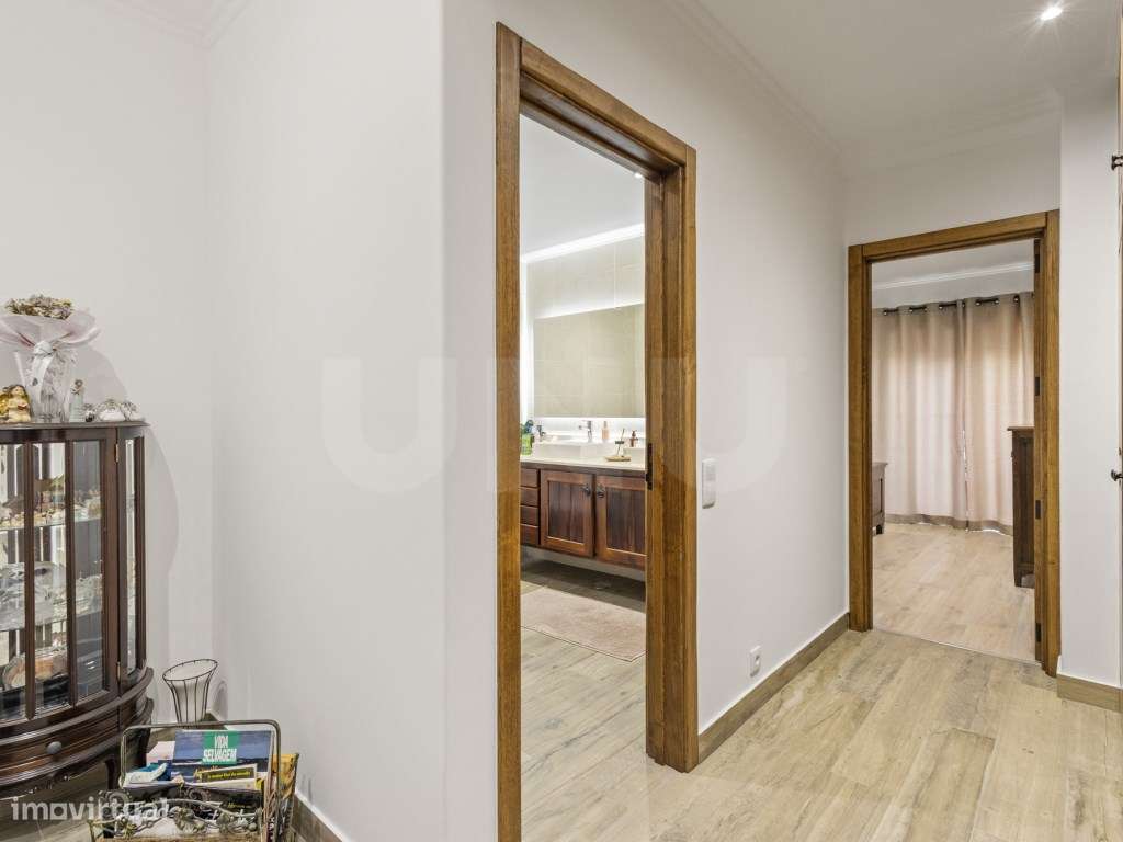 Apartamento T3 remodelado para venda no Sobral de Monte Agraço-13