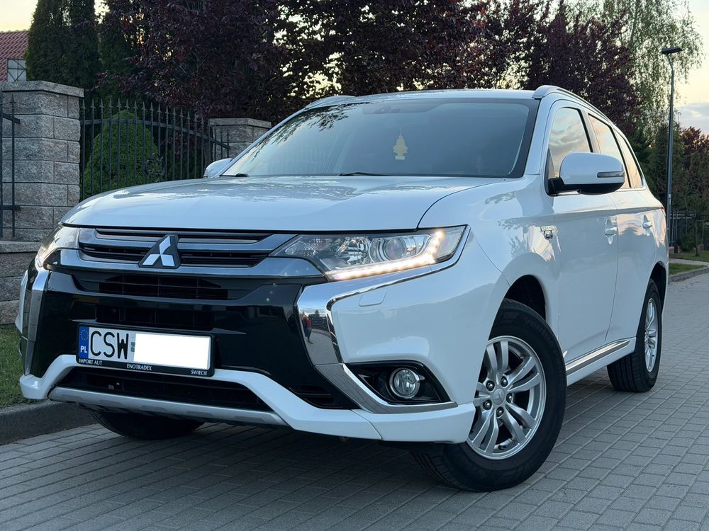 Mitsubishi Outlander III 2.0 4WD Plus 2015