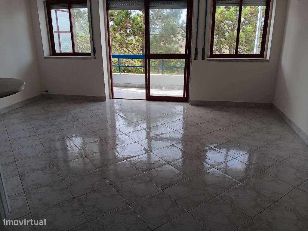 T1 Magoito com varanda e parqueamento-17