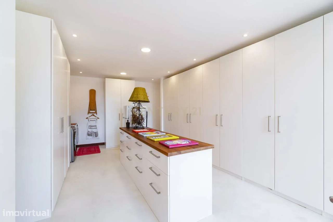 Moradia Isolada T6 com Garagem e Piscina Coberta na Quinta da Beloura-22