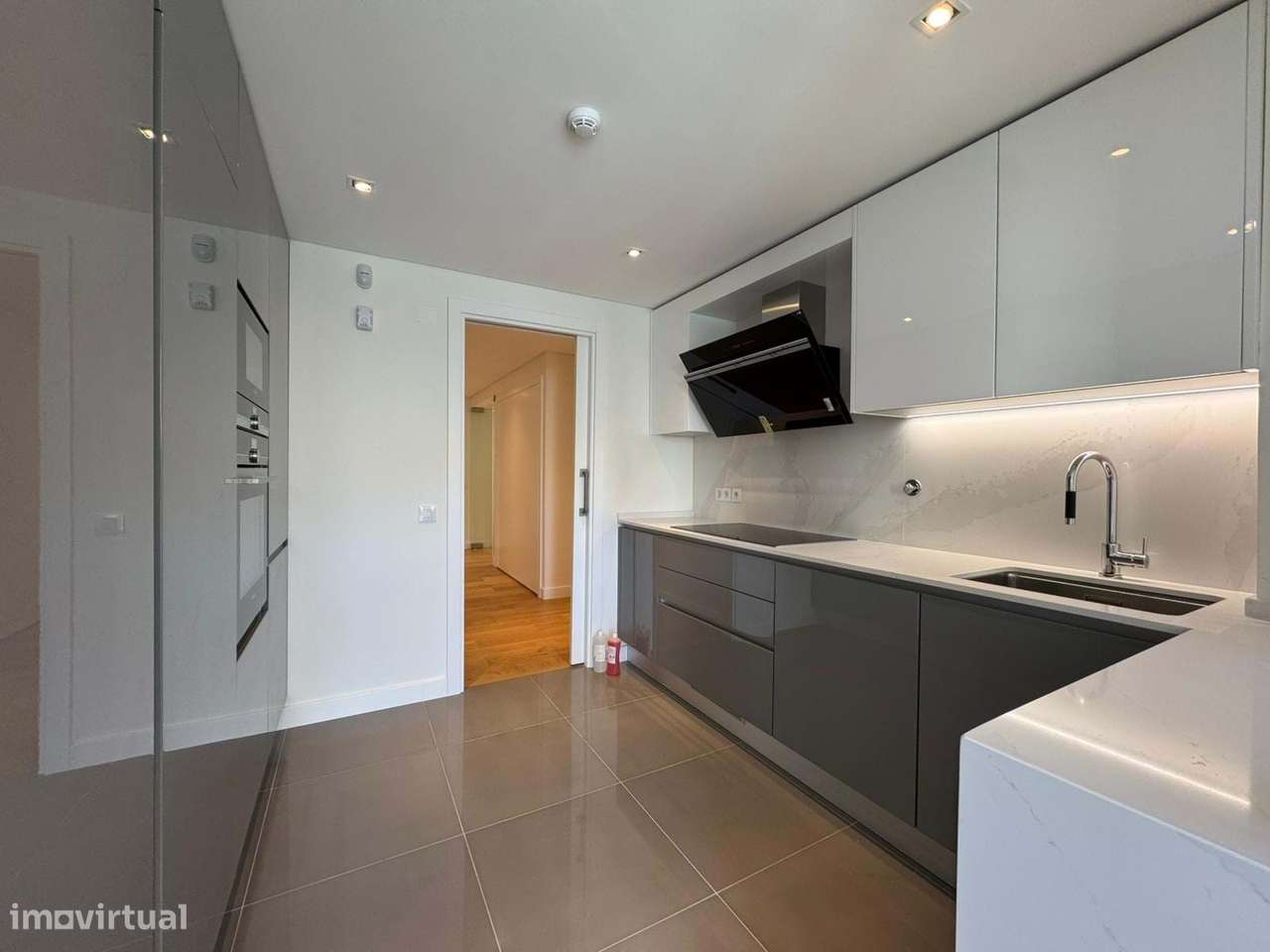 Apartamento T3 c/ vista rio-6