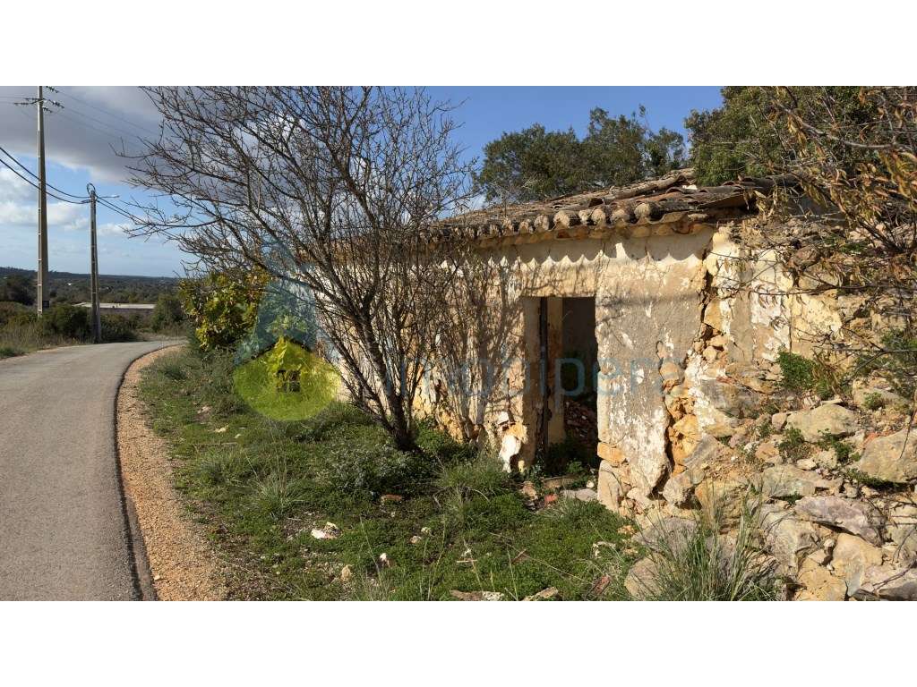 Terreno misto com ruína em Benagaia Pera - Grande imagem: 2/11