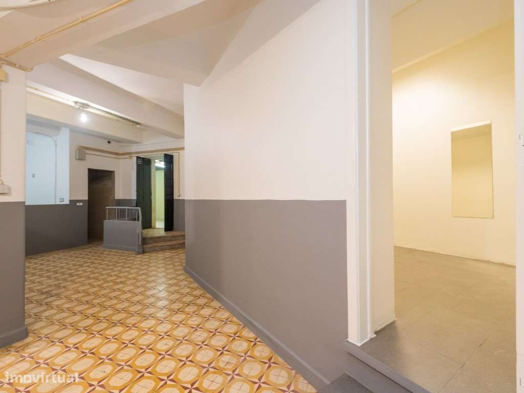 Loja para Investimento ou Comércio - Falagueira, Amadora-20