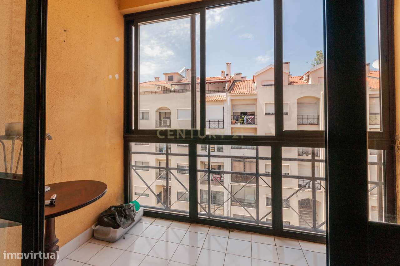 T2+1 Duplex com Garagem em Carcavelos-20