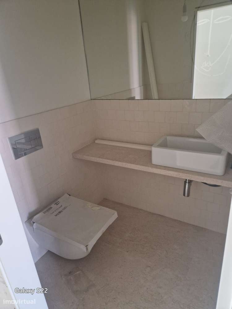 T2 no 3º Andar com 3 Jardins, Elevador, Coz.Equipada Lx-15