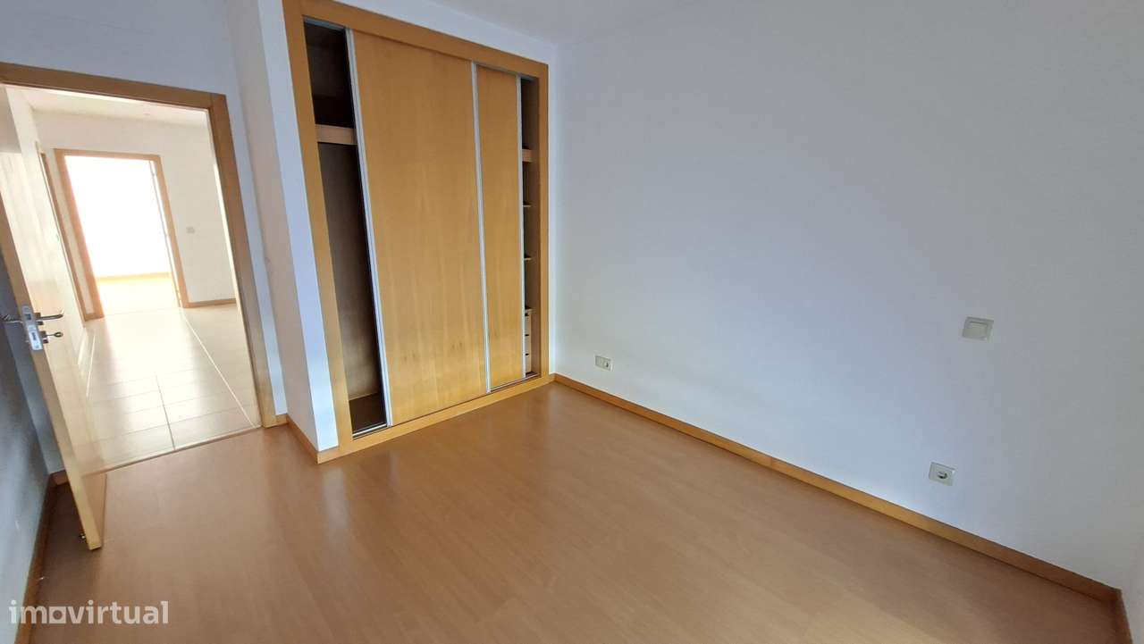 Apartamento T3 com 236m², Garagem, Lugar  estacionamento  Pinhal Novo-14