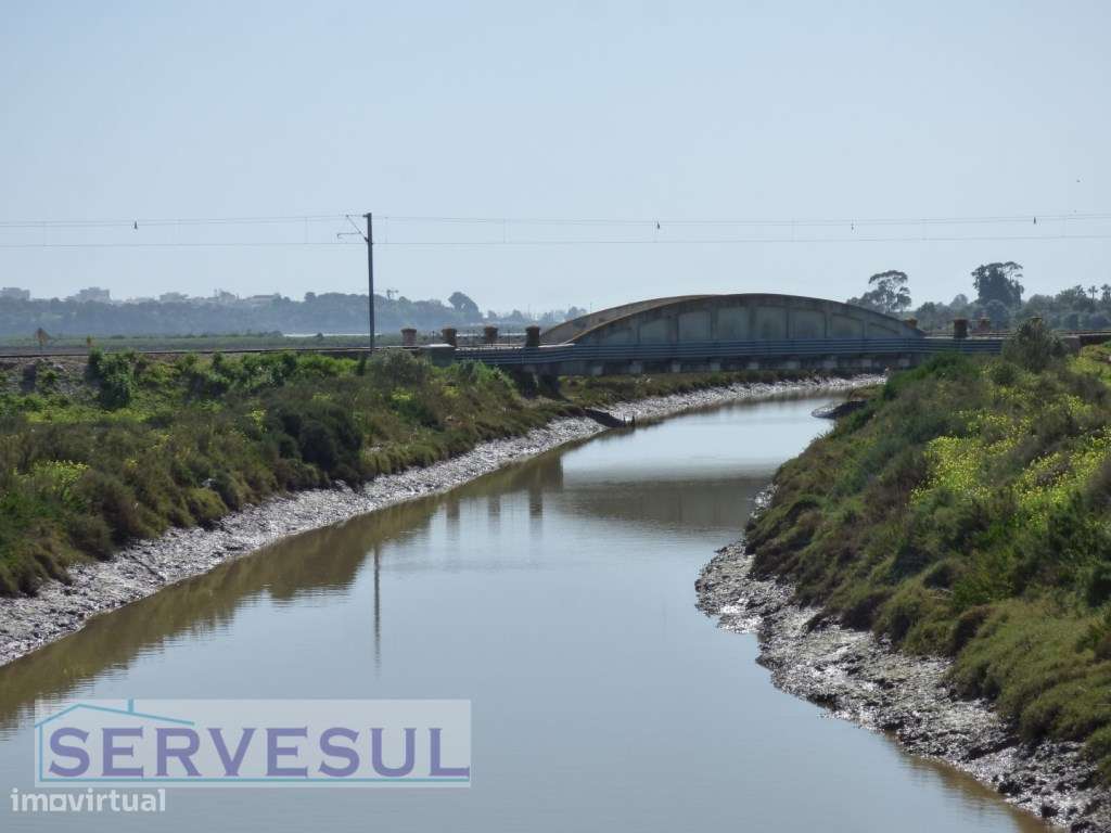 Casa Tradicional, com dois pisos, 4 quartos, dividida em duas habit...-35