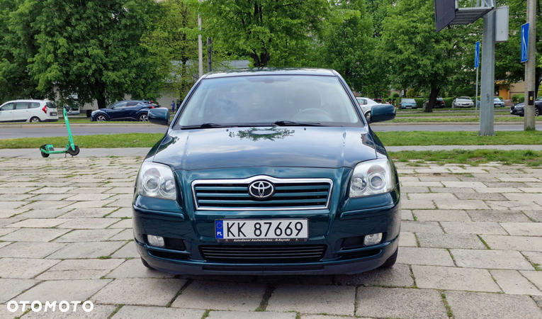 Toyota Avensis - 2