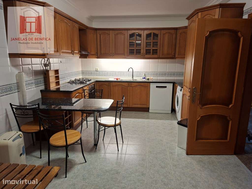 Vivenda V3 em condomínio fechado - Cambelas-8