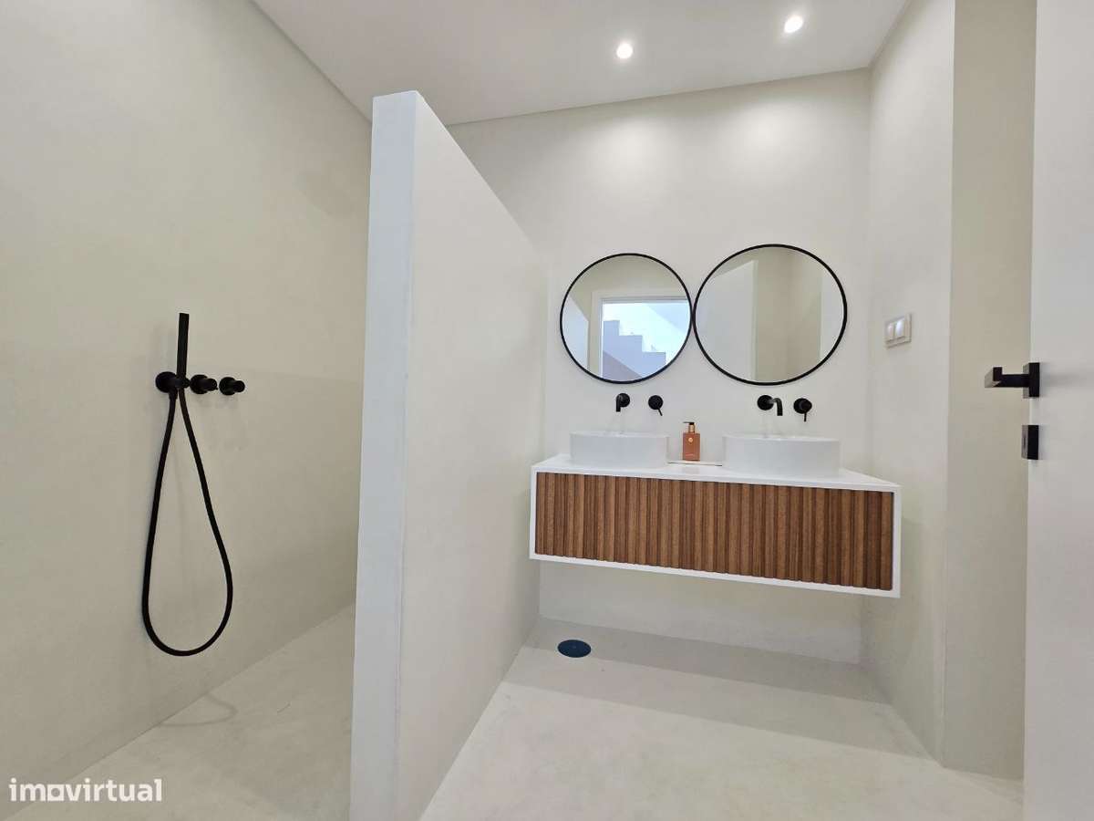 Moradia T4 com garagem baixa de Faro-11