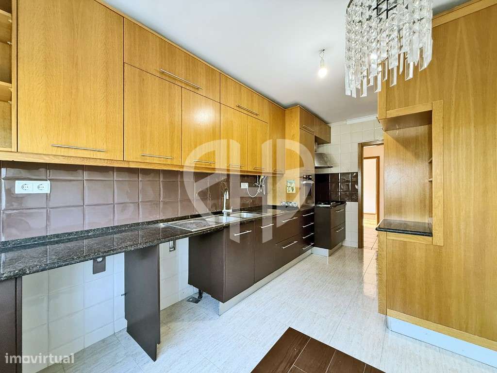 Apartamento T3 com 127 m² | Arrecadação nas Águas Furtadas | Massamá-8