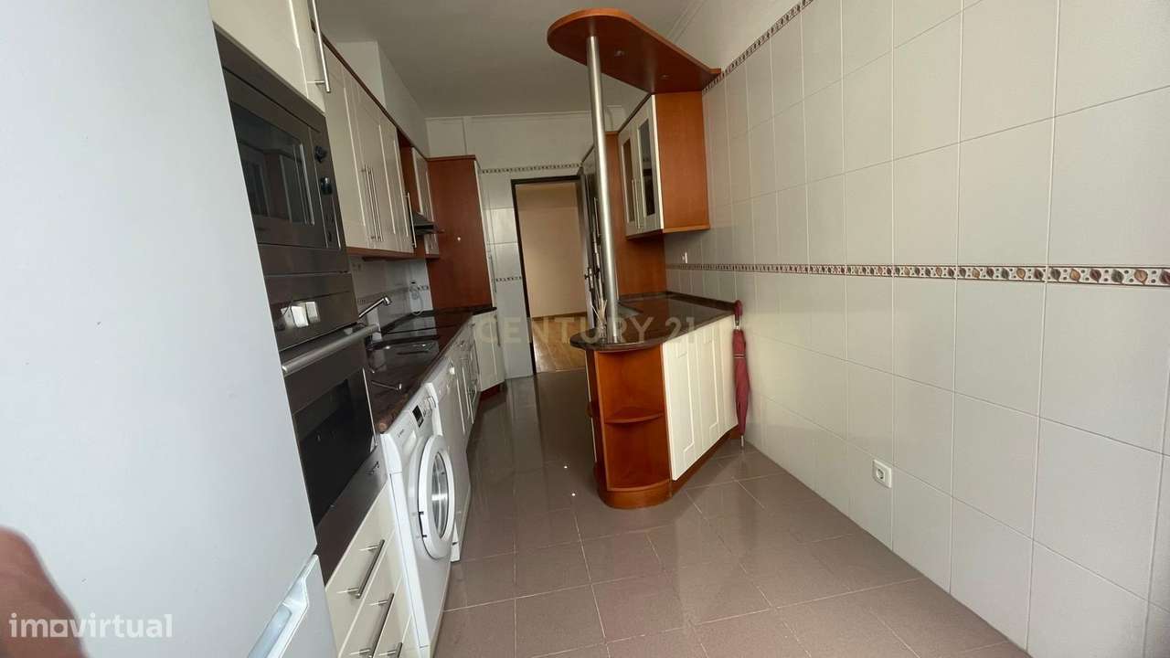 Arrendamento - Apartamento T3 em Linda-a-Velha - Grande imagem: 5/12
