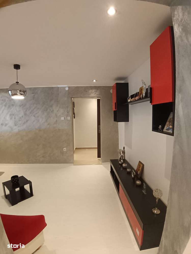 De Vanzare Apartament cu 2 camere zona Viziru 3 - Imagine principală: 5/10