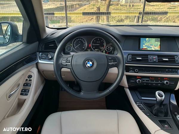 BMW Seria 5 520d Touring - 9