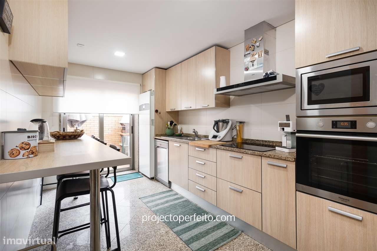 Moradia de tipologia T4+1 para venda em Perosinho, Vila Nova de Gaia-9