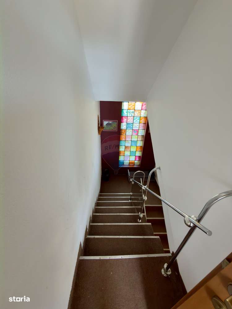 Casă / Vilă 8 camare cartier Beverly Hills Sanmartin-17