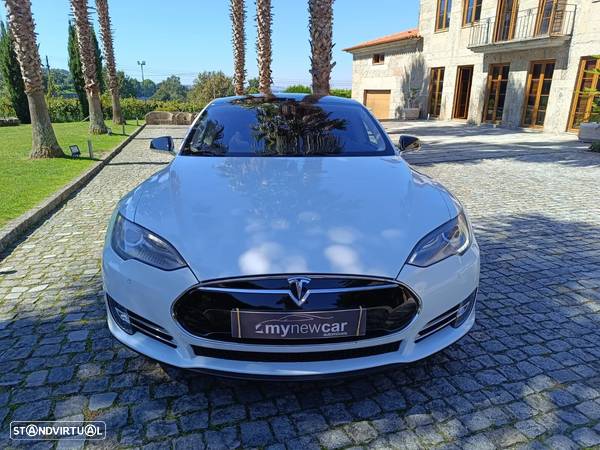 Tesla Model S P85D - 4