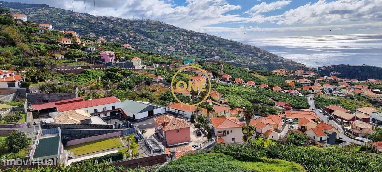 Terreno de 1.090m2 na Ribeira Brava – Vista Panorâmica Sobre o Oceano - Grande imagem: 3/7