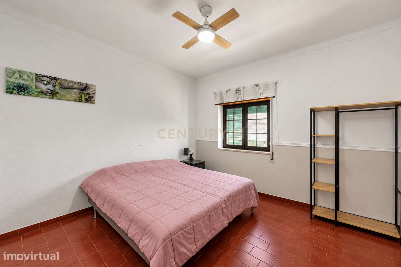 MORADIA T5 COM GARAGEM E PISCINA, 327 M² DE TERRENO PARA USUFRUIR-19