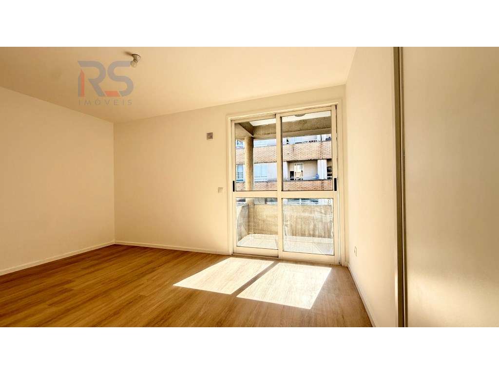 T3 renovado c/varanda e garagem (2 andar sem elevador)-13