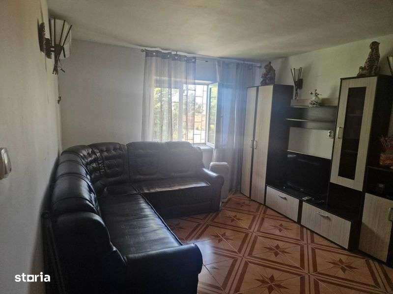 Vand apartament in jurilovca 2 camere 50mp - Imagine principală: 4/8