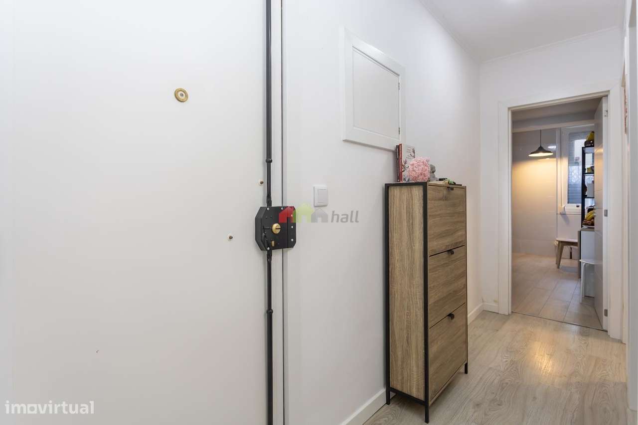 ApartamentoT2 totalmente remodelado na Av. Bocage, Barreiro - Grande imagem: 5/32