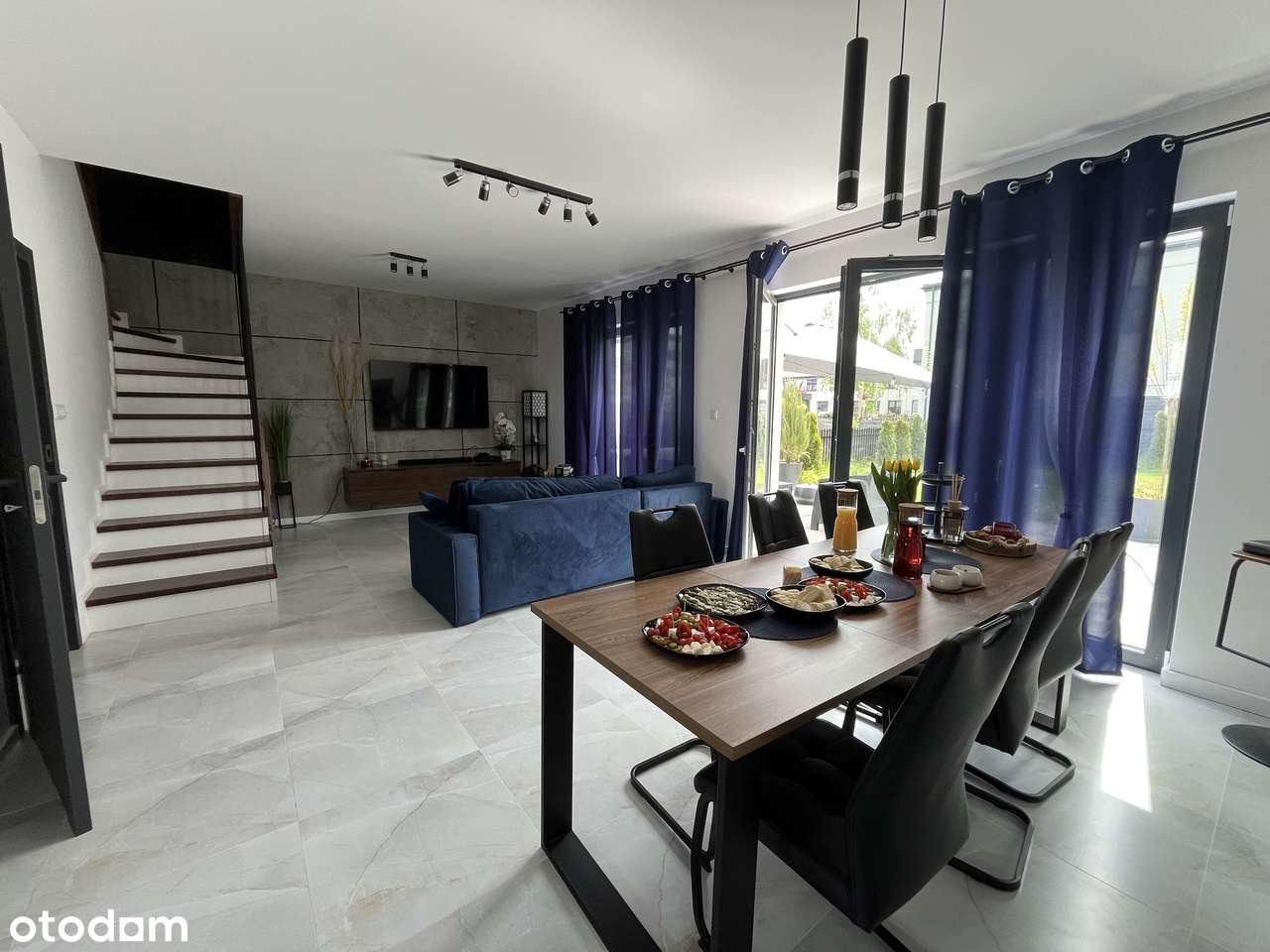 Wykończony dom, szeregówka. Strzeżone osiedle z basenem i kortami - Pełny obrazek: 1/17