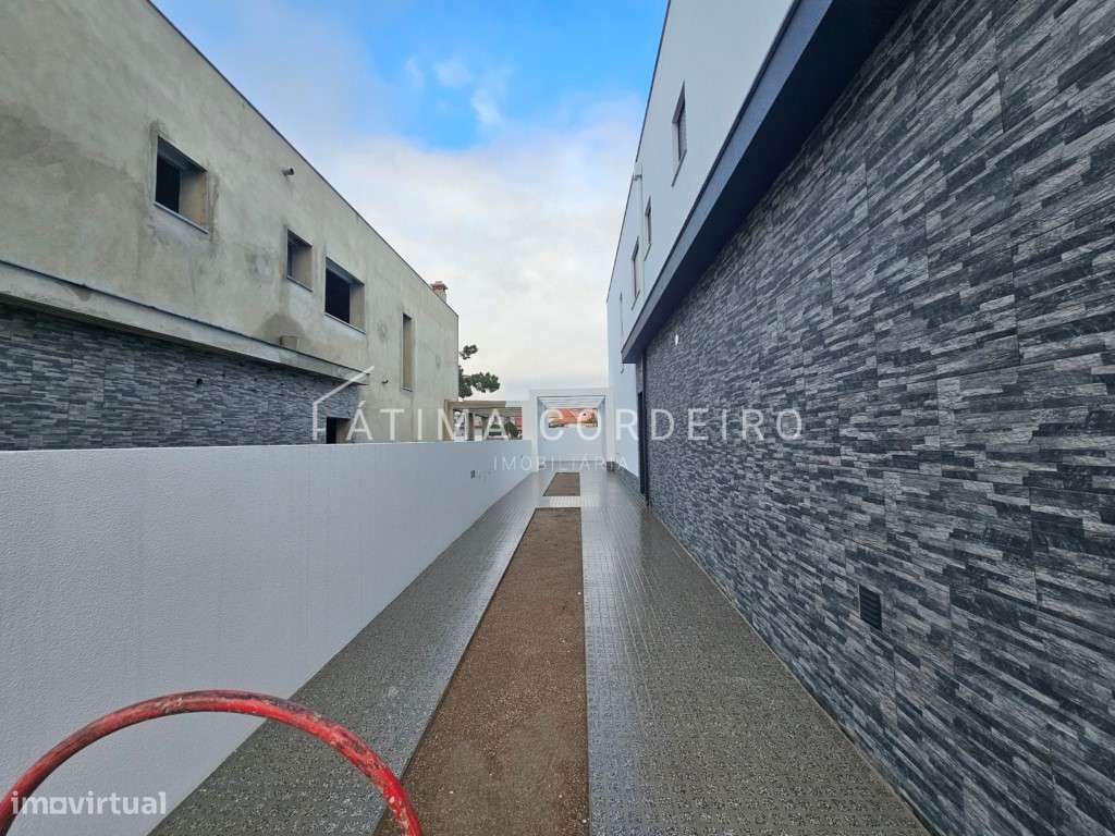 Excelente Moradia T3 em construção, Fernão Ferro.-2
