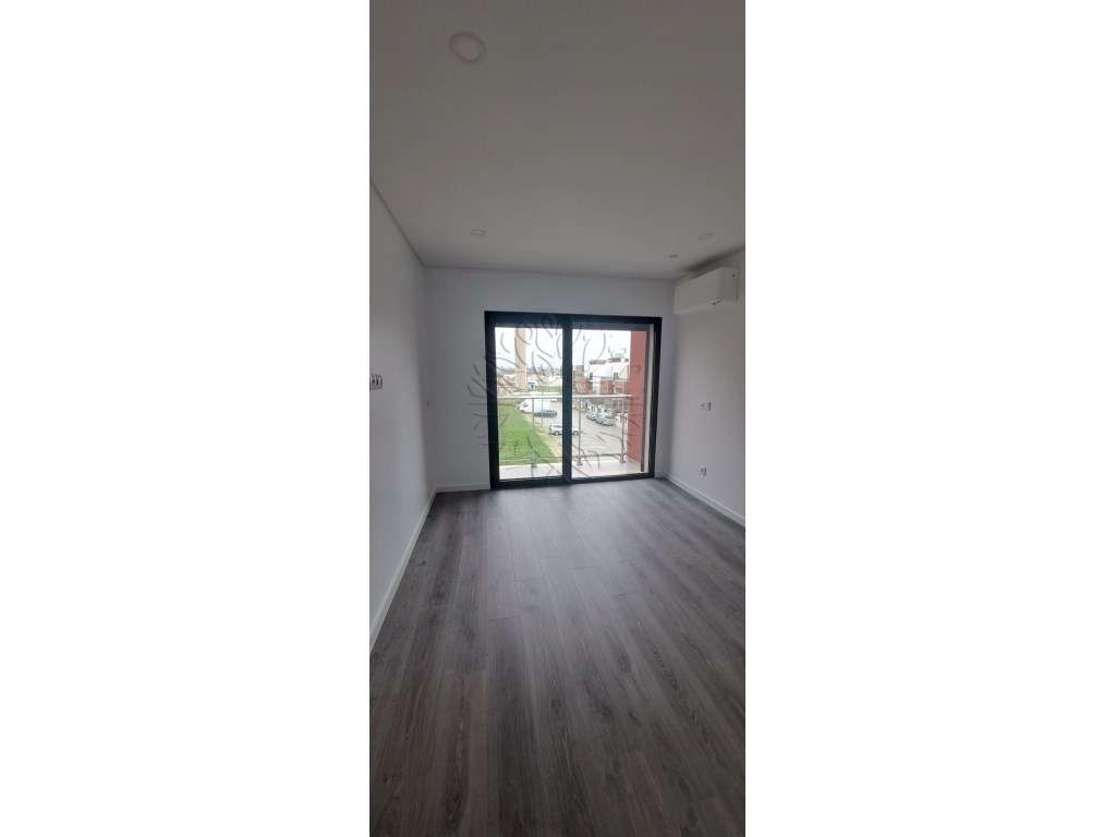 Apartamento T3 novo em Montijo com parqueamento-20