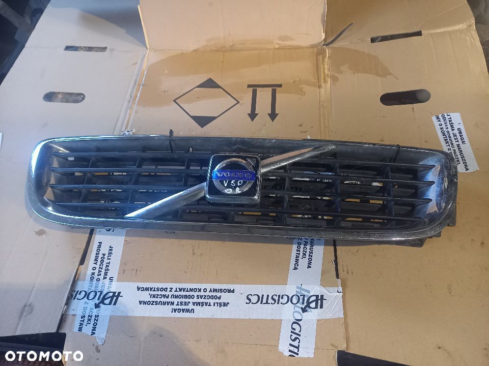 Atrapa grill plus kratka środkowa Volvo V50 06' 30744911  30744915 - 1