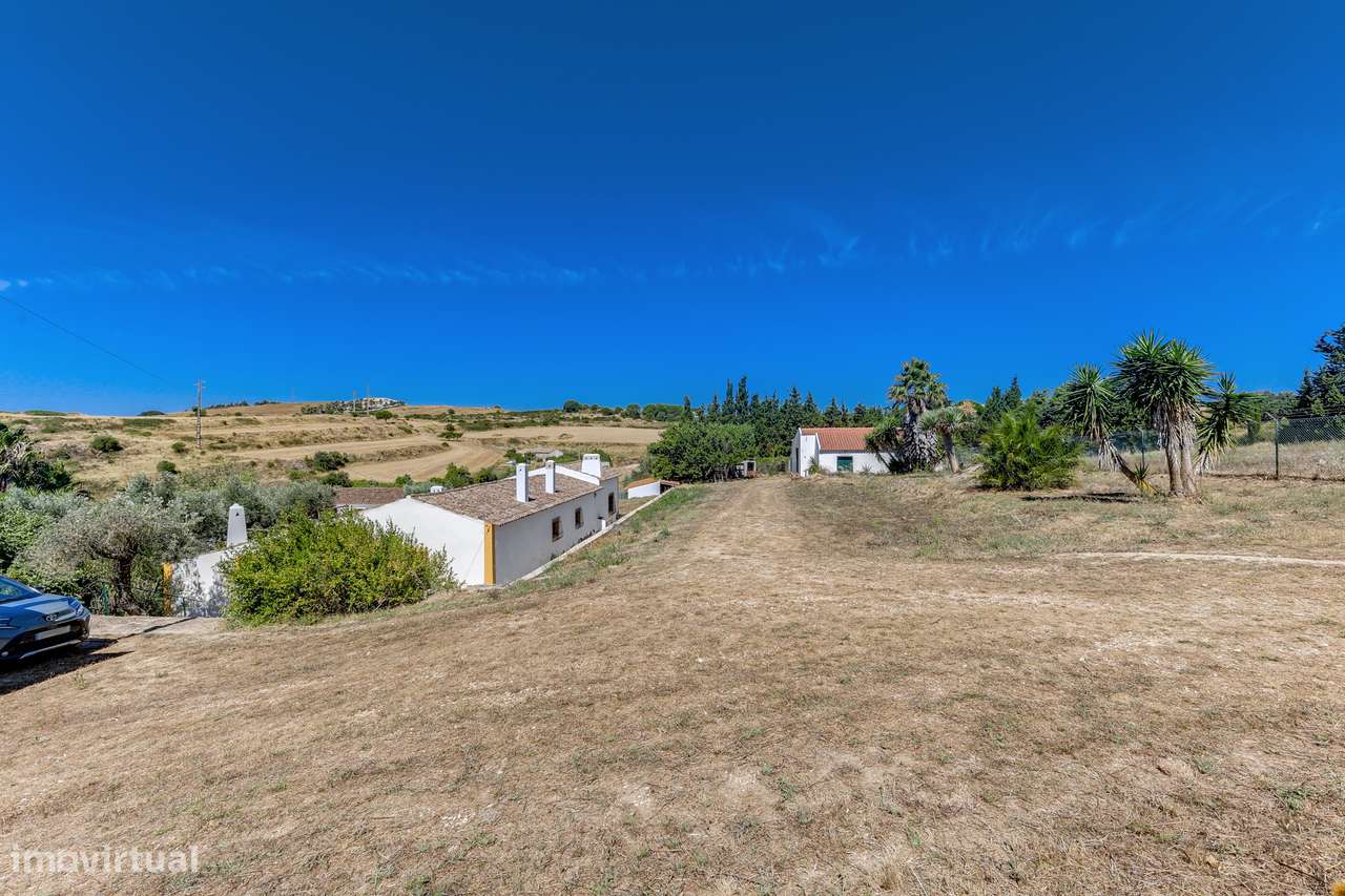 Quinta com Piscina e 2 Hectares a 25 km de Lisboa-37