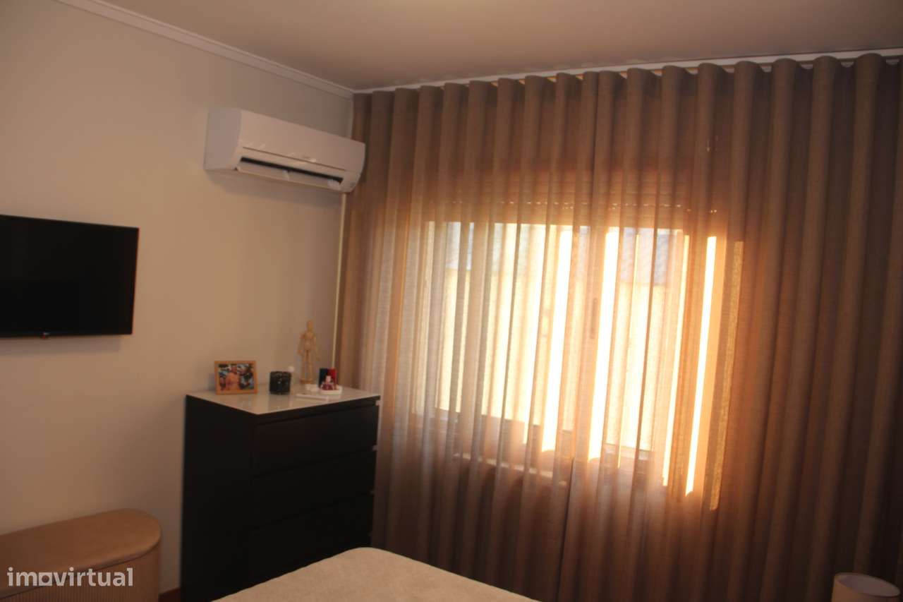 Apartamento T3 com 2 frentes na Maia-11