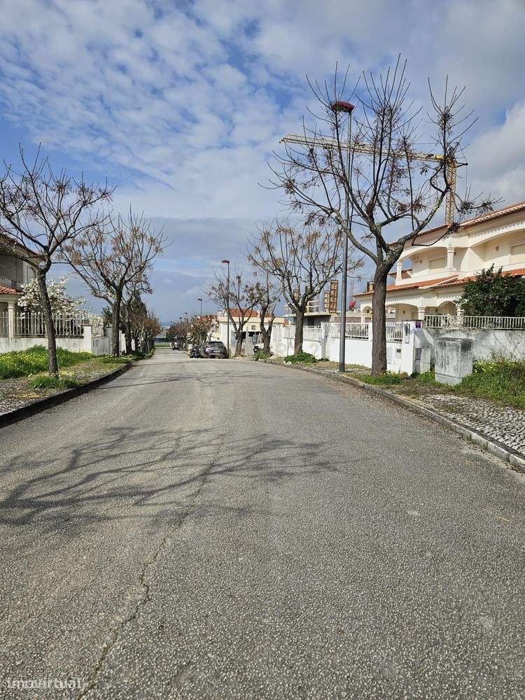 Terreno Urbano com 724 m² para Construção | Meia Via – Torres Novas - Grande imagem: 5/5