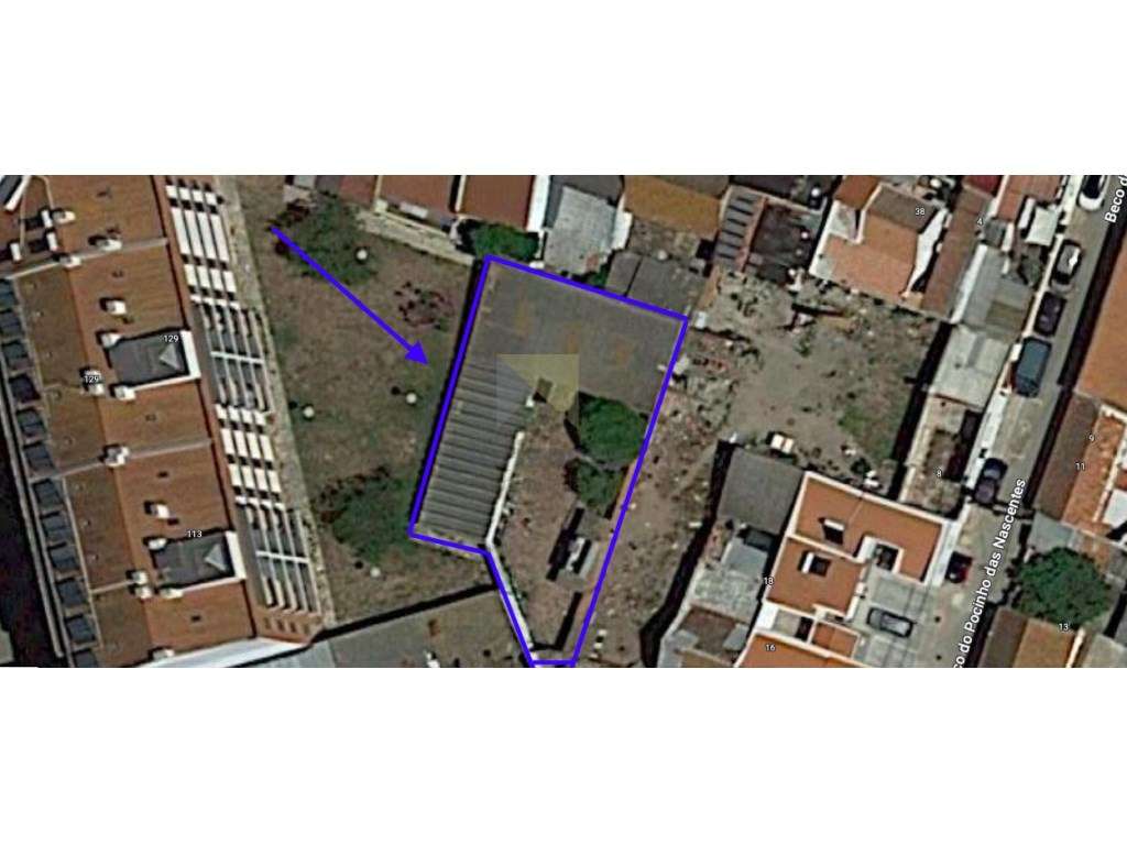 Terreno Urbano no Centro do Montijo para Prédio de 4 Andares - Grande imagem: 3/26
