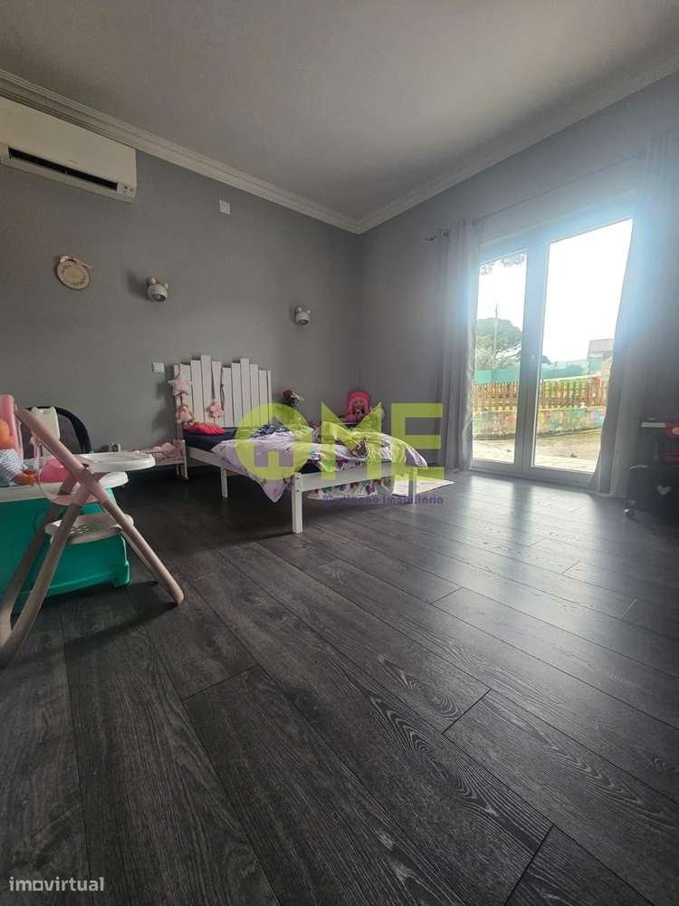 Moradia T6, com 5 000m2 de terreno-16